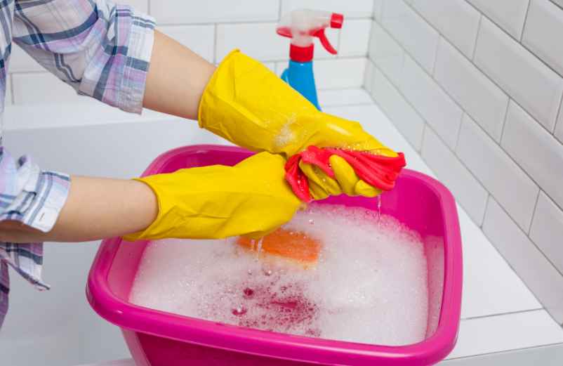 Comment nettoyer un joint de salle de bain ?